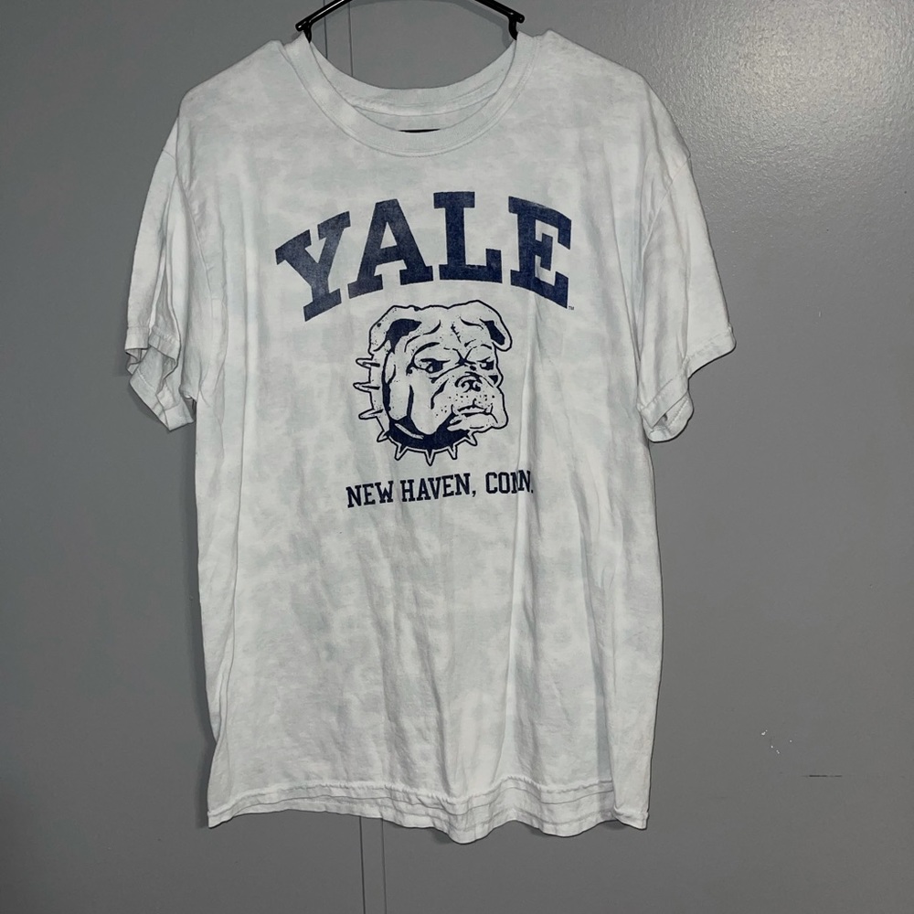 Yale university t shirt